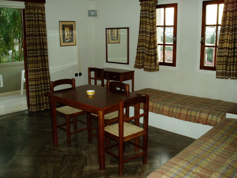 Elpida Aparthotel Gouves Esterno foto